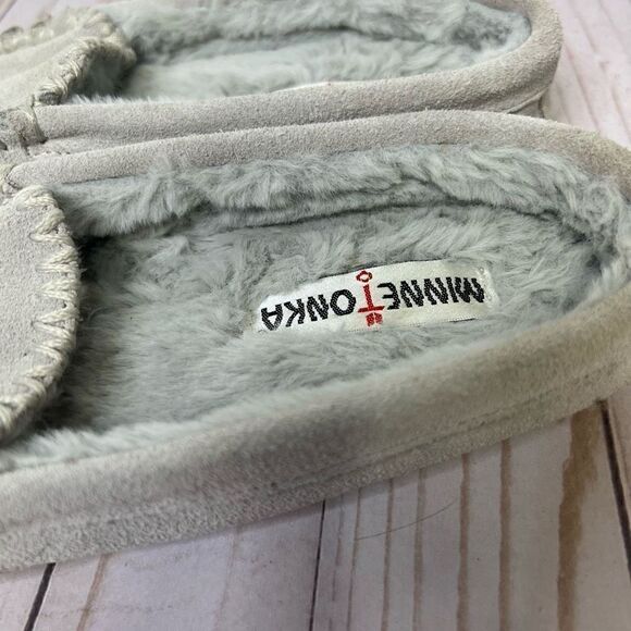 Minnetonka Gray Suede Leather Mocassin Slippers - Picture 5 of 7